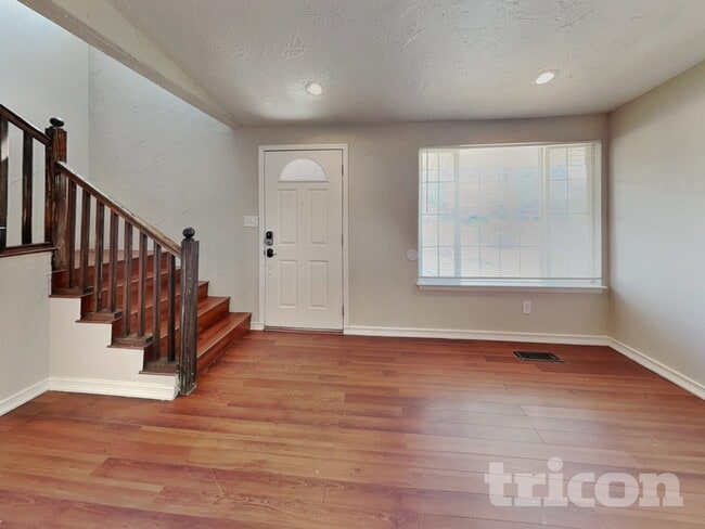 Photo - 2255 Howard Dr