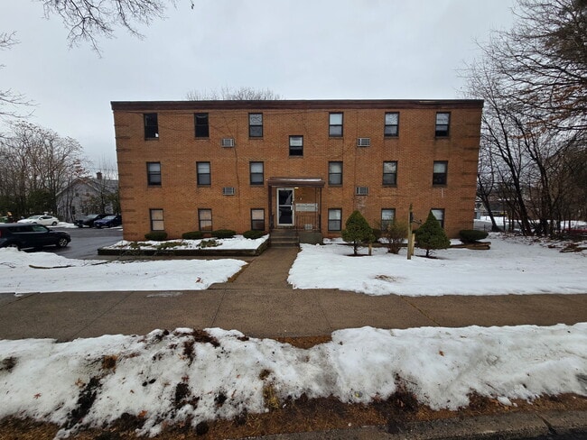 Building Photo - 30 Long St