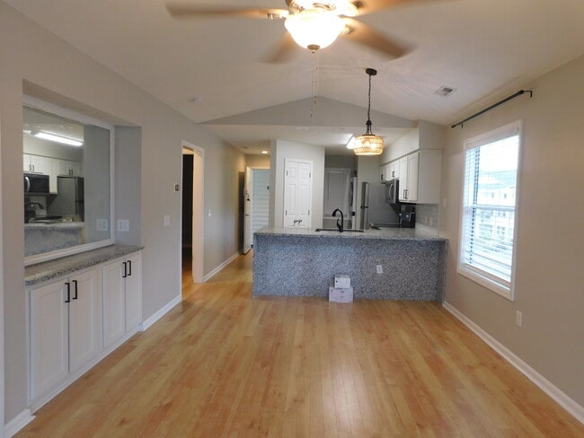 Photo - 517 White River Dr