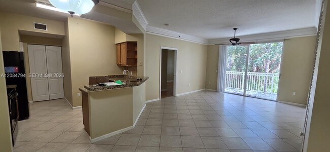 Building Photo - 2212 Myrtlewood Cir E Unit 2212