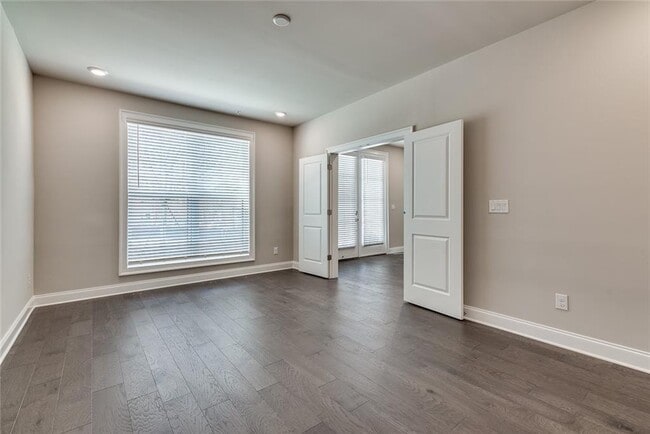 Photo - 308 Burgess Walk