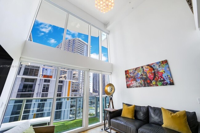 Building Photo - 41 SE 5th St Unit 1410 Rental