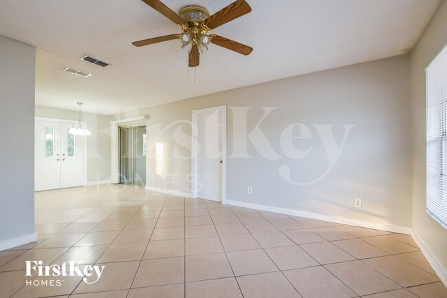 Photo - 325 Tall Pine Ln