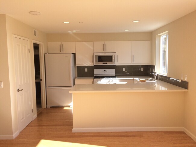 Light, bright kitchen - 5941 Mildred Street