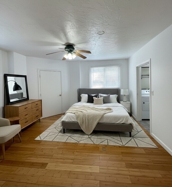 Photo - 241 Maverick St Unit 1