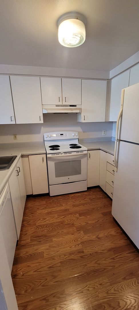 Building Photo - 2 bedroom 2 bath at Kihei Shores Unit J108