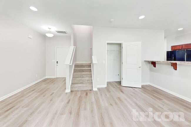 Photo - 1195 Thanet St SW