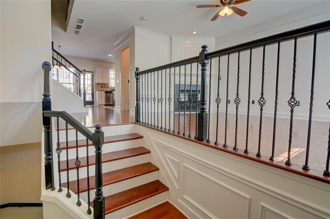 Photo - 2430 Natoma Ct SE