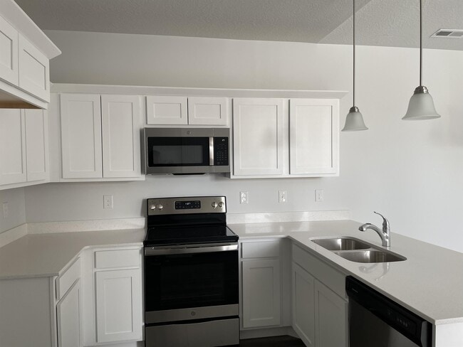 Photo - 302 W 435 N
