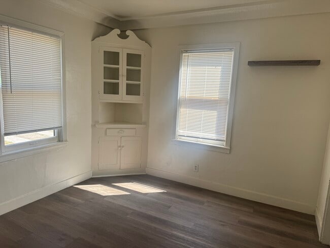 Photo - 1361 N Safford Ave