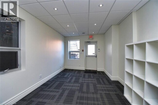 Photo - 329 King St E Unit 2
