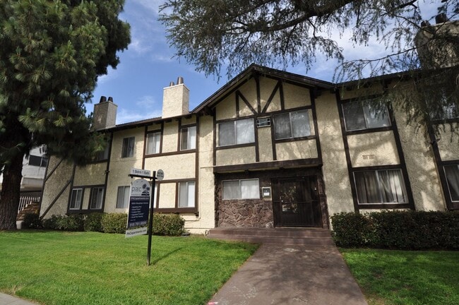 Photo - 6954 Woodman Ave Apartment Unit 19