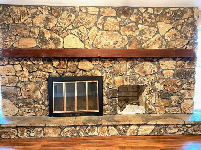 Photo - 102 Edward St