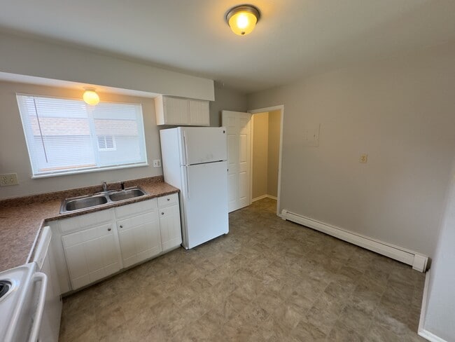 Photo - 2116 Friendship Pl