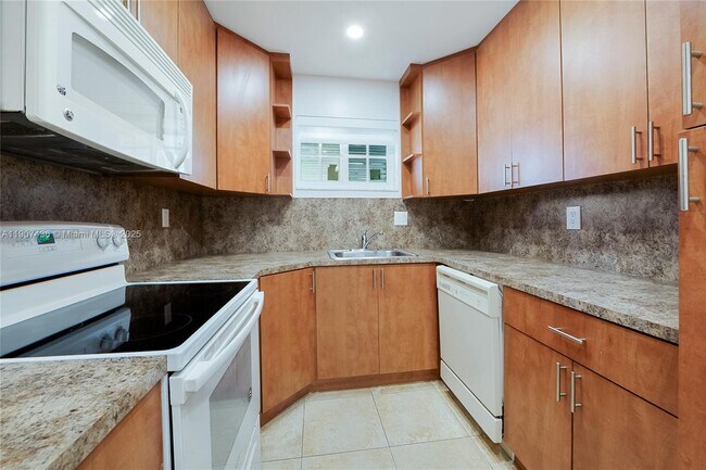 Photo - 7937 Camino Cir Unidad D-11