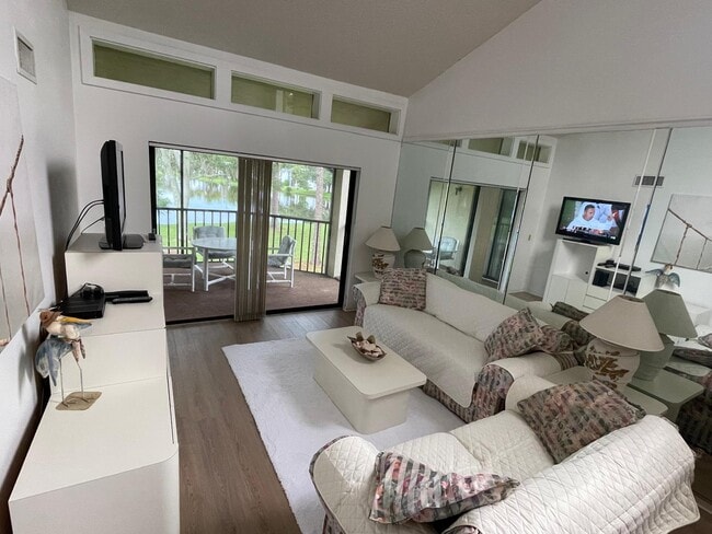 Photo - 202 Woodlake Wynde Unit 202 Woodlake Wynde