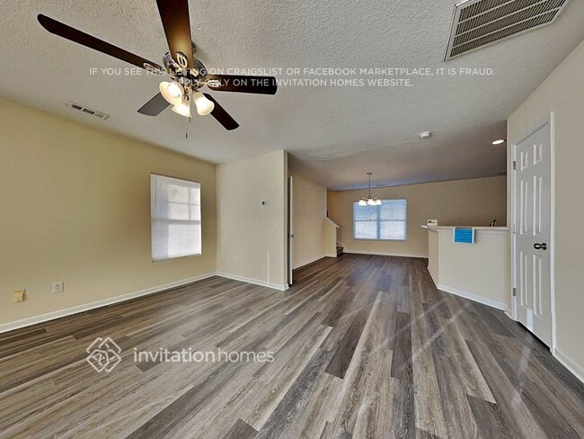 Photo - 1422 Moondance Ln