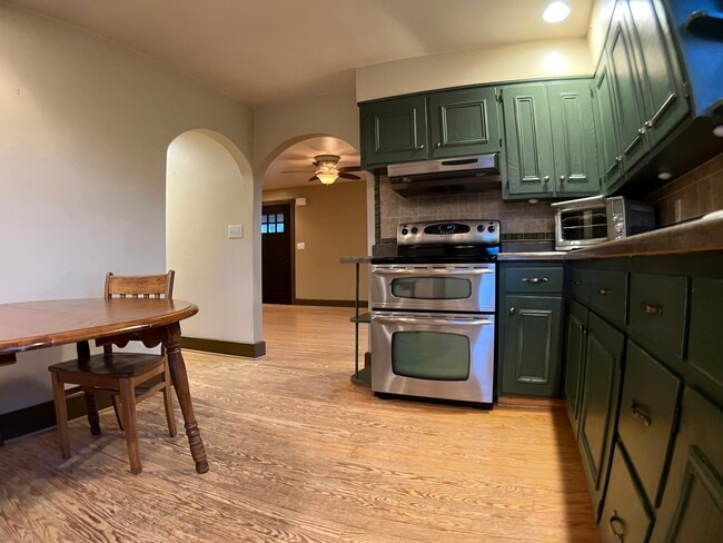 Photo - 196 Old Town Rd