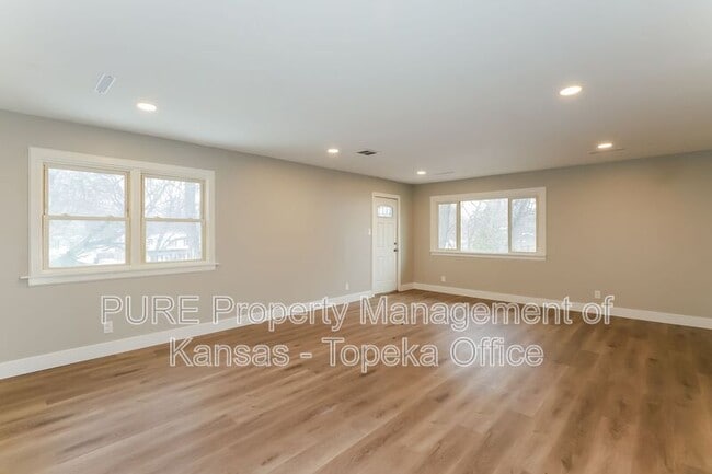 Photo - 3320 SW Oakley Ave