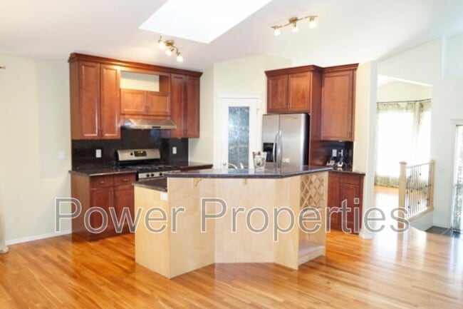 Photo - 138 Discovery Ridge Blvd SW