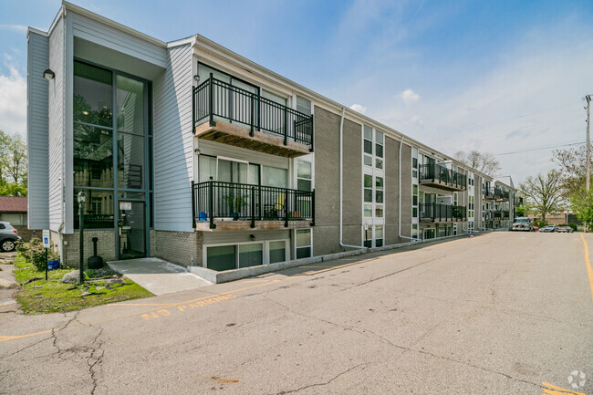 Building Photo - Renaissance Apartments