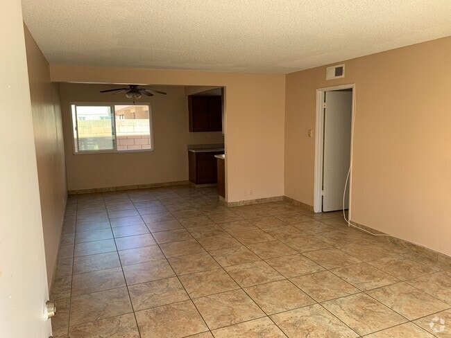 Building Photo - 11644 Bellflower Blvd Unit C Rental