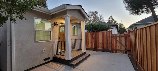 Private Entrance, Privacy Fence and Patio - 438 Minor Ave Unit 438 Minor Ave #2