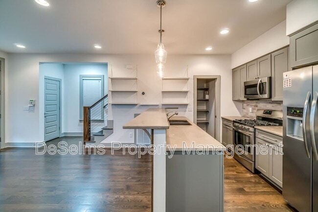 Photo - 917B Spain Ave