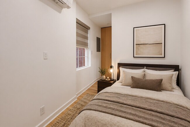 Photo - 86 Christopher St