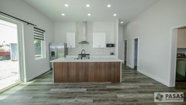 Photo - 5535-5539 Potomac St. Unit 5539