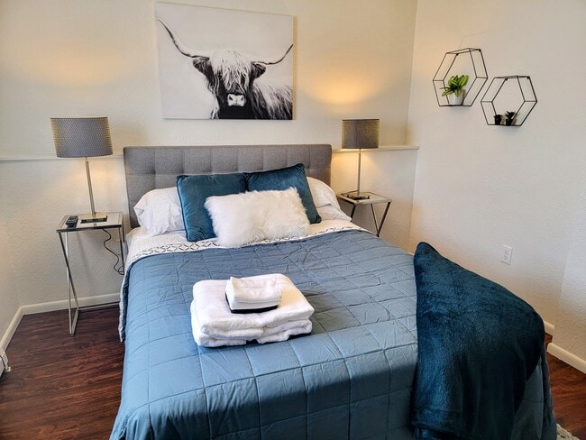 Photo - 900 Montana St Unit 4