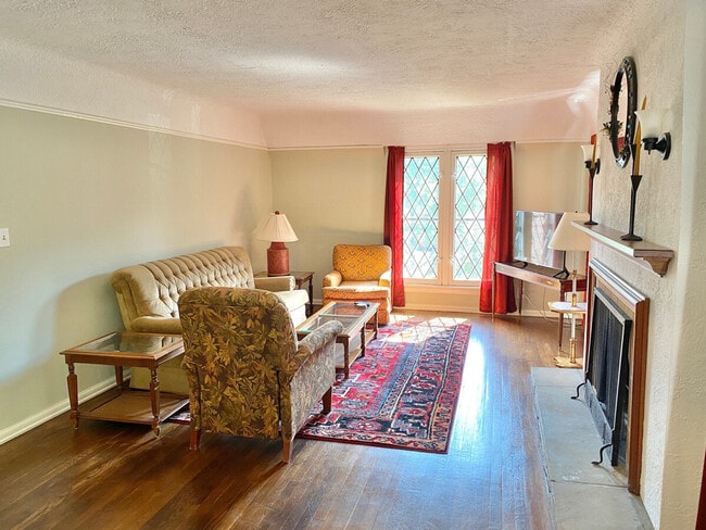 Building Photo - 3574 Lynnfield Rd Rental