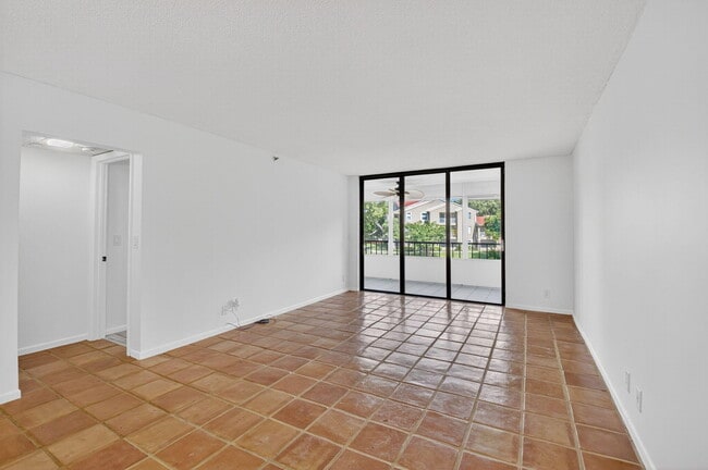 Photo - 1850 Homewood Blvd Unidad 214