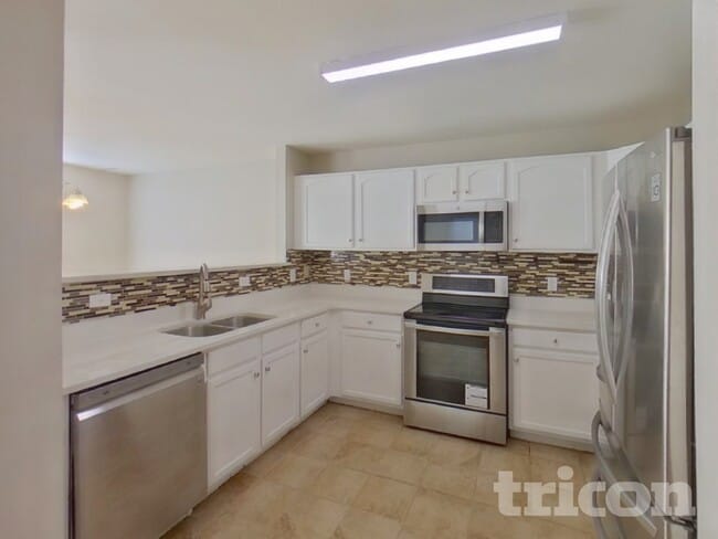 Photo - 806 Littleton Dr