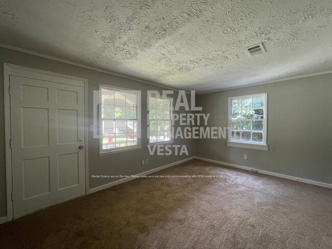 Photo - 3462 McKenzie Dr