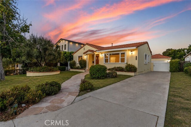 5110 Petit Ave