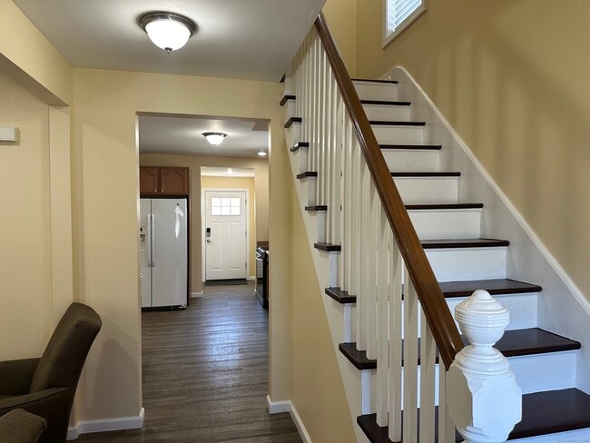 Photo - 452 Newhall St