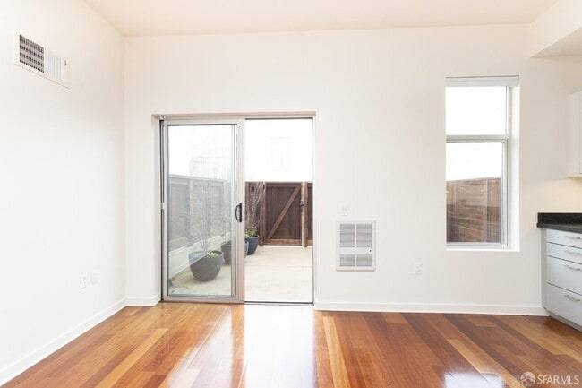 Photo - 451 Kansas St