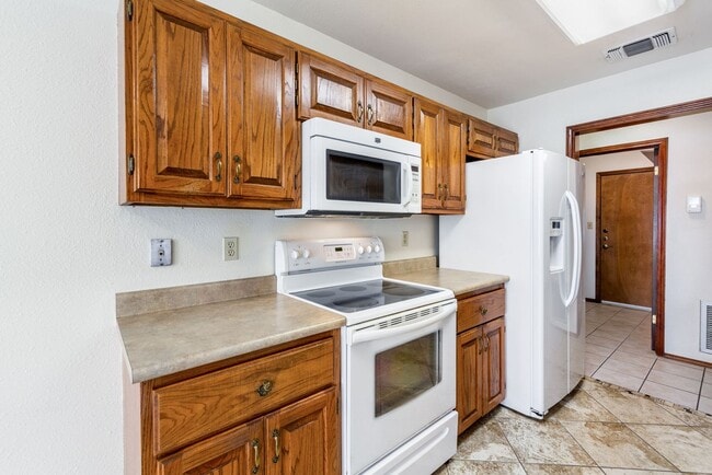 Photo - 57 Woodcreek Dr
