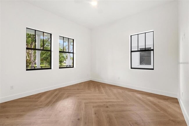 Photo - 403 Park Blvd