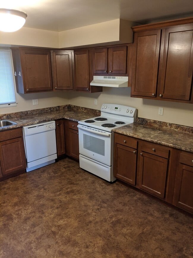 Photo - 1807 Lynwood Dr Unit 1