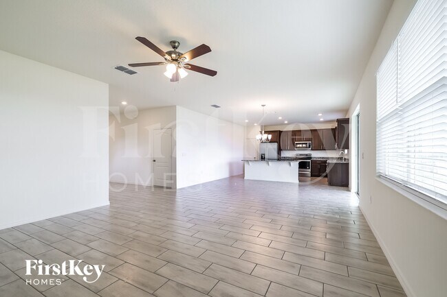 Photo - 957 Gotthard Pass Dr.