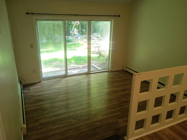 Building Photo - 11 RiverBend Dr Unit 25-4