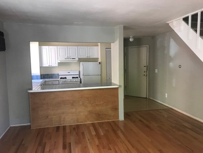 Photo - Brown Street Apartments - 10 Min from UofM