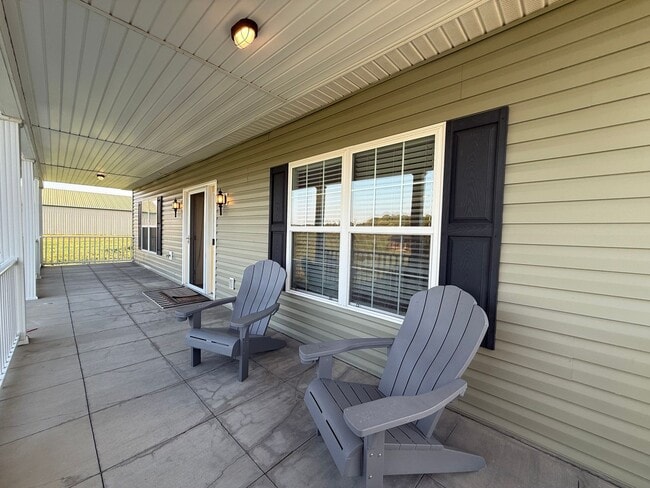 Photo - 3 Bedroom 3.5 Bathroom Home Located in Gre...