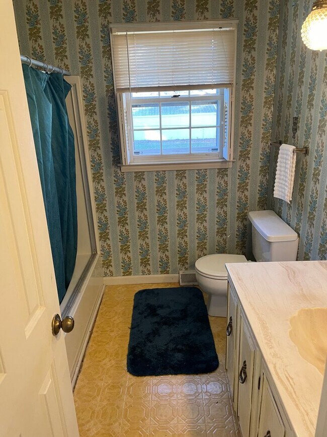 Photo - 3 Bed/2 Bath Home - large lot - garage