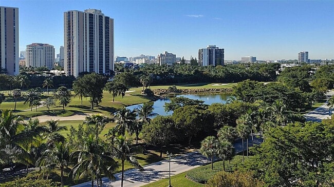 Photo - 3301 N Country Club Dr Unidad 502