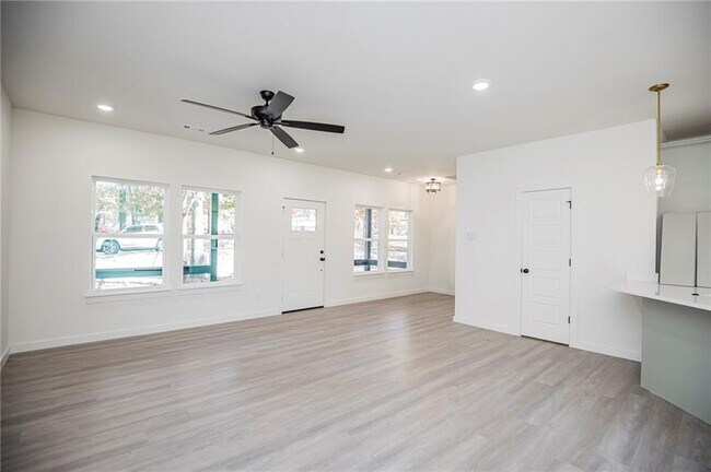 Photo - 3 Runnymede Cir