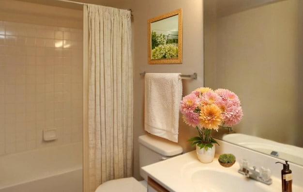 2bed one bath - Harbour Cove Apartments