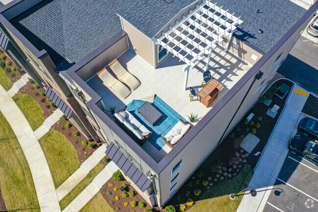 Photo - West Broad Landing